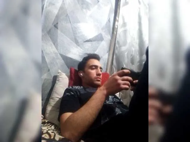 Live sex webcam photo for -RUS- #292097056