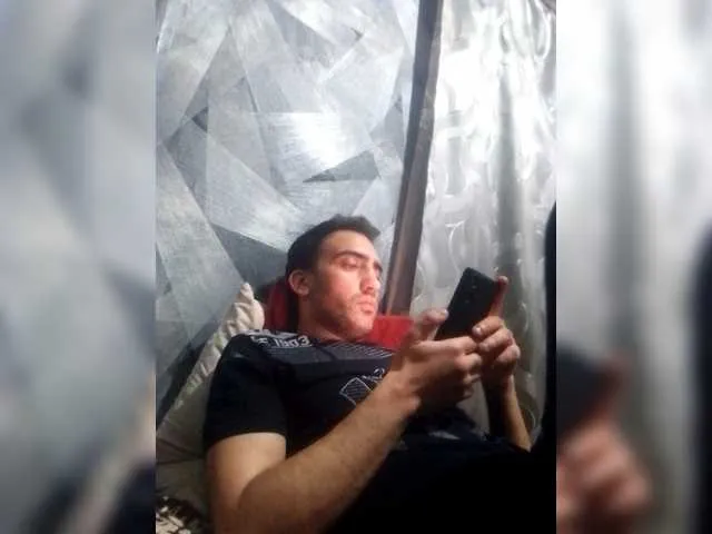 Live sex webcam photo for -RUS- #292103455