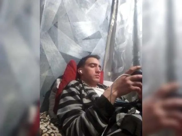 Live sex webcam photo for -RUS- #292129836