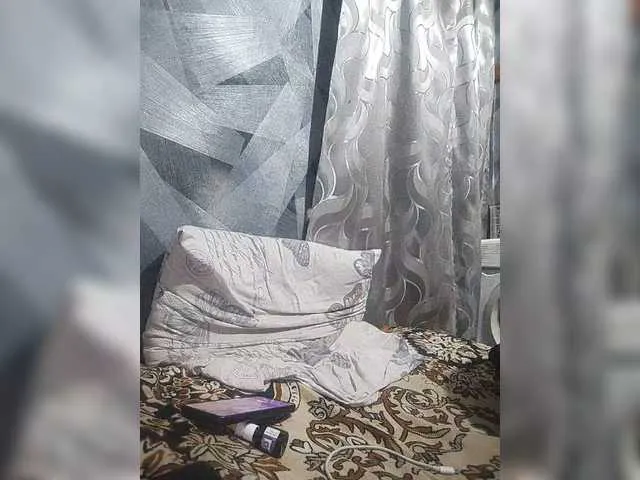 Live sex webcam photo for -RUS- #292179406