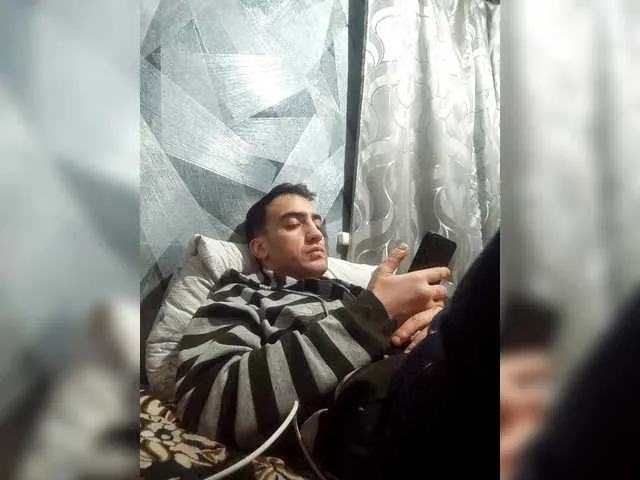 Live sex webcam photo for -RUS- #292185102