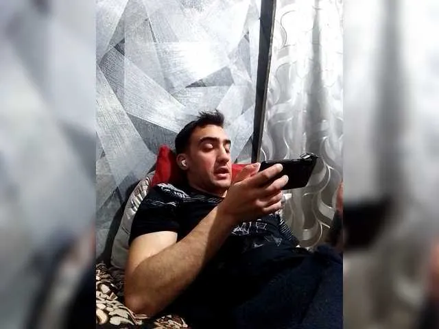 Live sex webcam photo for -RUS- #292190932