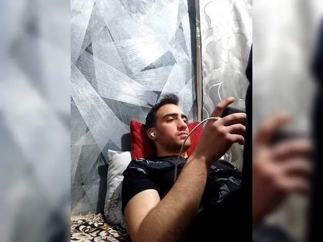 Live sex webcam photo for -RUS- #292210267