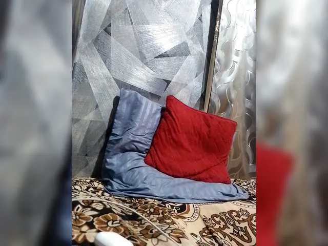 Live sex webcam photo for -RUS- #292238671