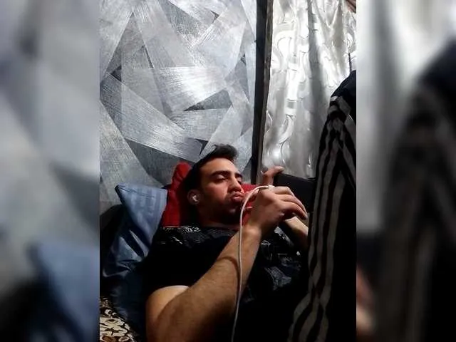 Live sex webcam photo for -RUS- #292270254