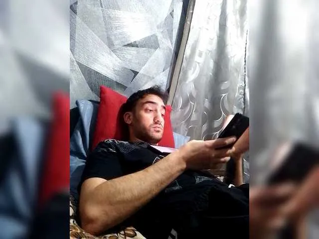 Live sex webcam photo for -RUS- #292286535