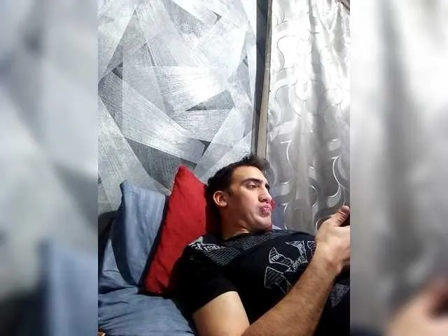 Live sex webcam photo for -RUS- #292293576