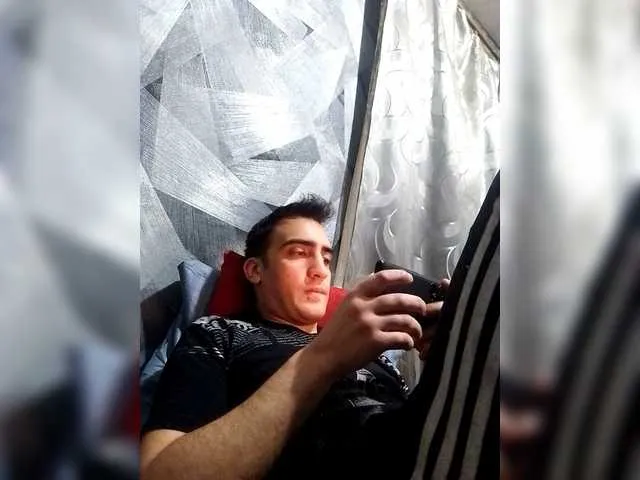 Live sex webcam photo for -RUS- #292296649