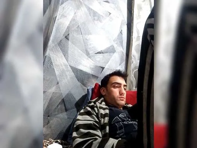 Live sex webcam photo for -RUS- #292323434