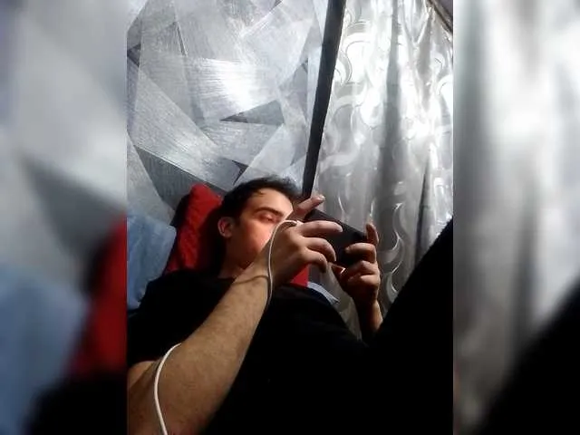 Live sex webcam photo for -RUS- #292349131