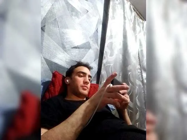 Live sex webcam photo for -RUS- #292356274