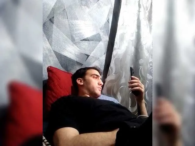 Live sex webcam photo for -RUS- #292365328