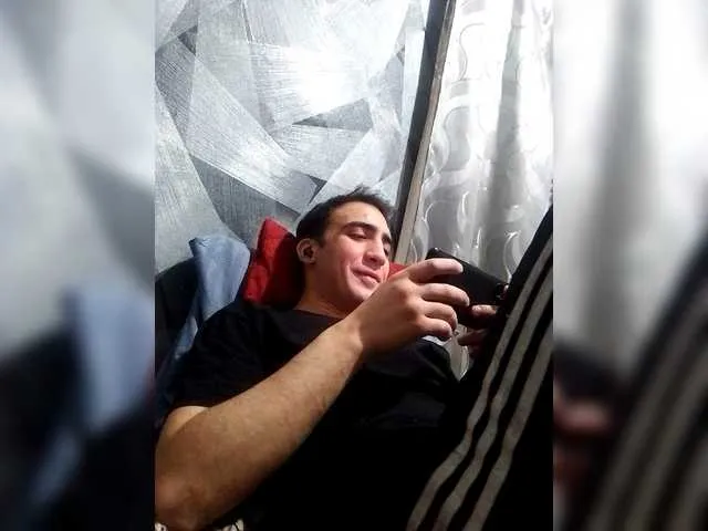 Live sex webcam photo for -RUS- #292378061