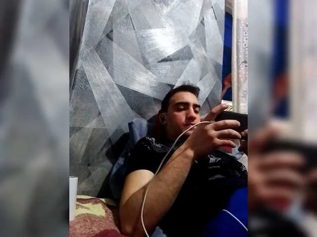 Live sex webcam photo for -RUS- #292392735