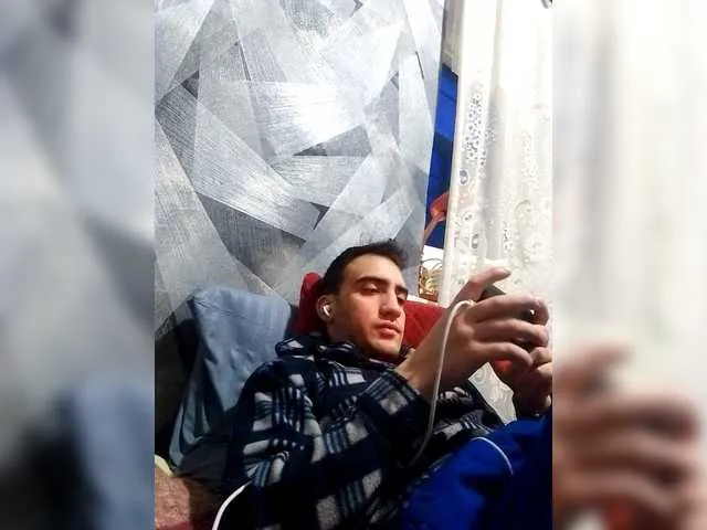 Live sex webcam photo for -RUS- #292415399