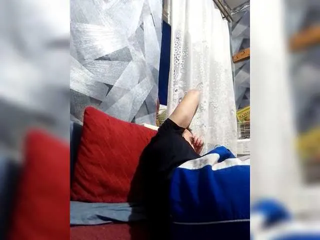 Live sex webcam photo for -RUS- #292424626