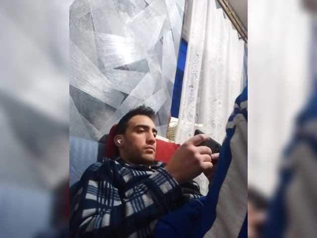 Live sex webcam photo for -RUS- #292440656