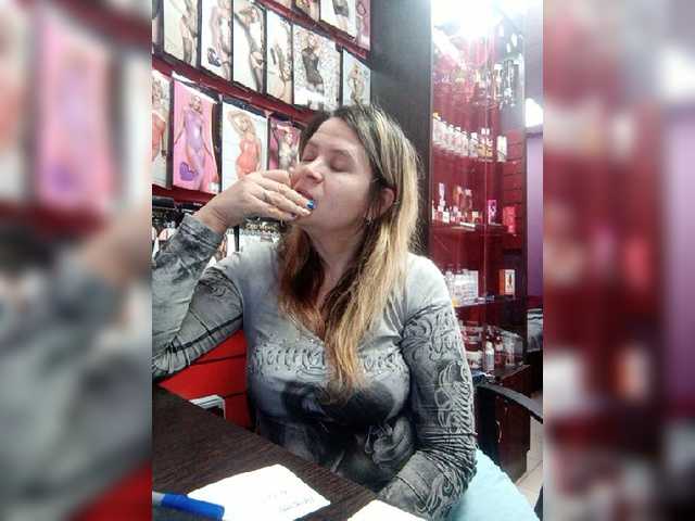 Live sex webcam photo for -Raven40- #272112652