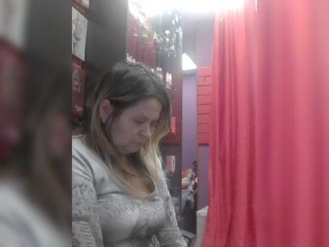 Live sex webcam photo for -Raven40- #272124669