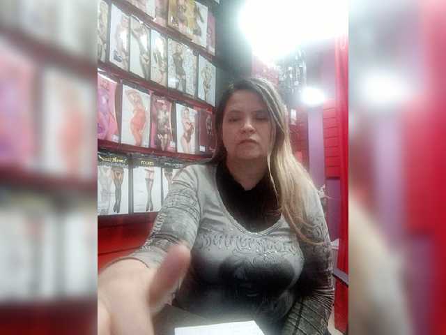 Live sex webcam photo for -Raven40- #272255620