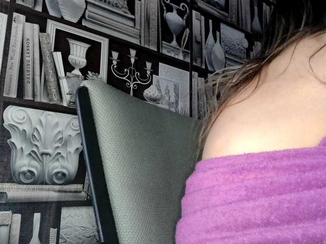 Live sex webcam photo for -Raven40- #272297159