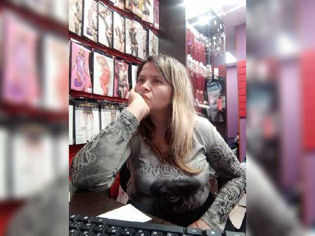 Live sex webcam photo for -Raven40- #272318740