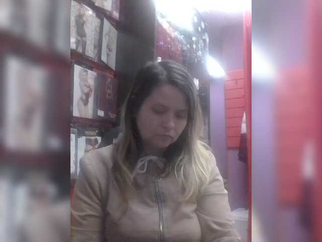 Live sex webcam photo for -Raven40- #272346312