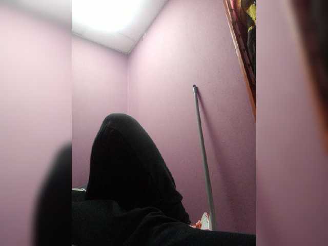 Live sex webcam photo for -Raven40- #272397948