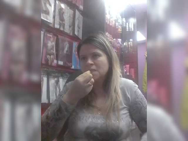 Live sex webcam photo for -Raven40- #272412119