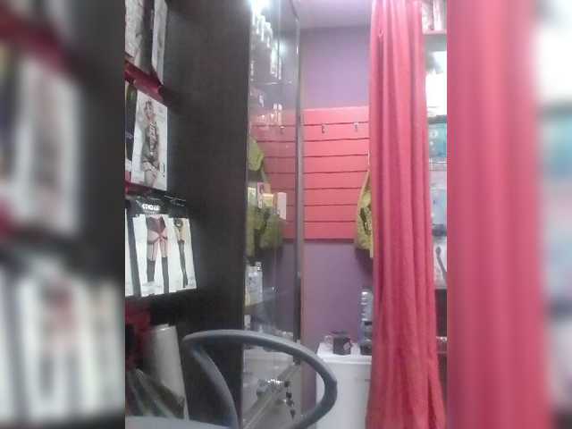 Live sex webcam photo for -Raven40- #272830961