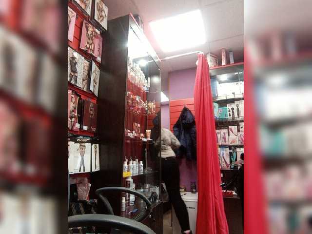 Live sex webcam photo for -Raven40- #273000752