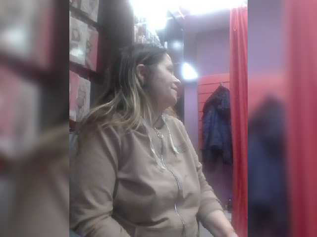 Live sex webcam photo for -Raven40- #273025301