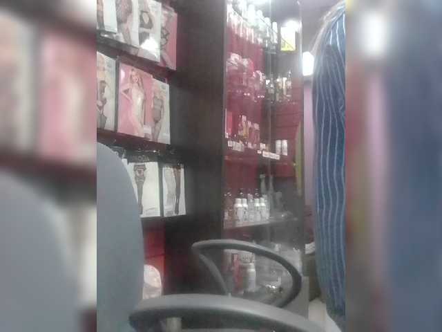 Live sex webcam photo for -Raven40- #273329384