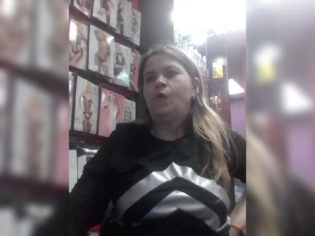 Live sex webcam photo for -Raven40- #273428414