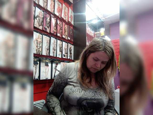 Live sex webcam photo for -Raven40- #273571265