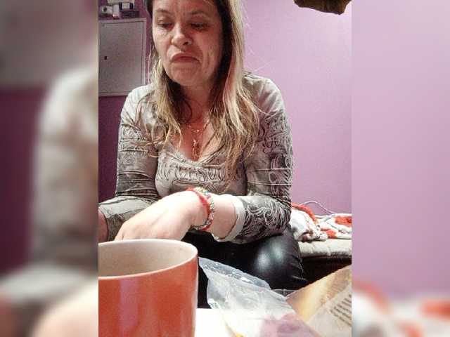 Live sex webcam photo for -Raven40- #273590204