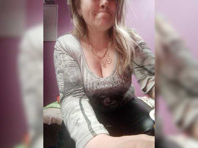 Live sex webcam photo for -Raven40- #273592786