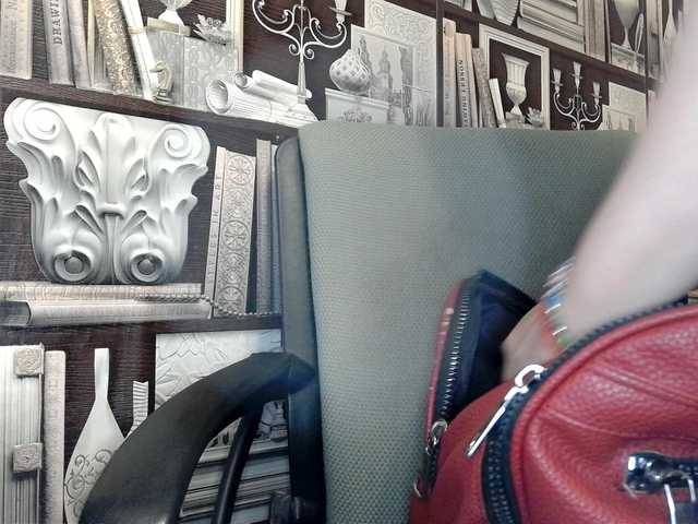 Live sex webcam photo for -Raven40- #273645123