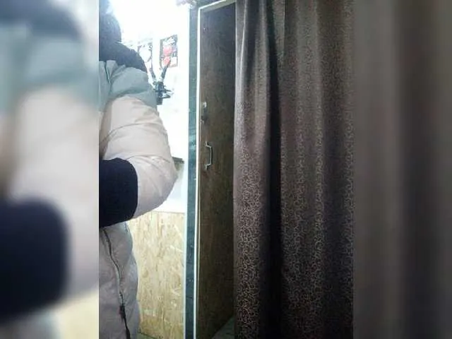 Live sex webcam photo for -Raven40- #277069229