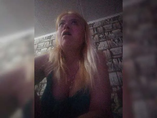 Live sex webcam photo for -Raven40- #277072223