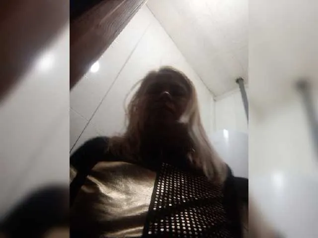 Live sex webcam photo for -Raven40- #277116435