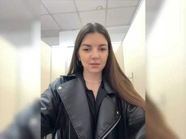 Live sex webcam photo for -Saharochek- #277502843