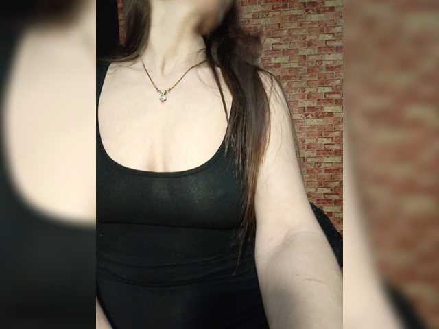 Live sex webcam photo for -Sandra-- #272505714