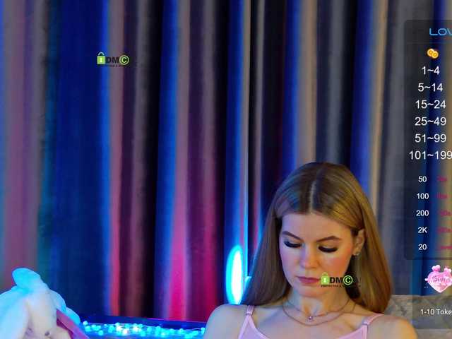 Live sex webcam photo for -SexyBounty- #277402772