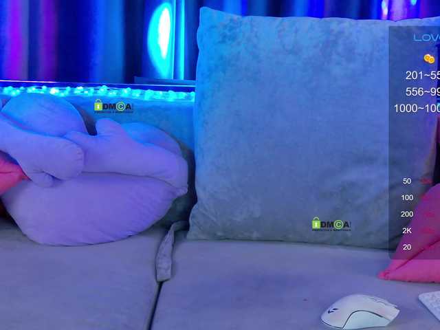 Live sex webcam photo for -SexyBounty- #277995410