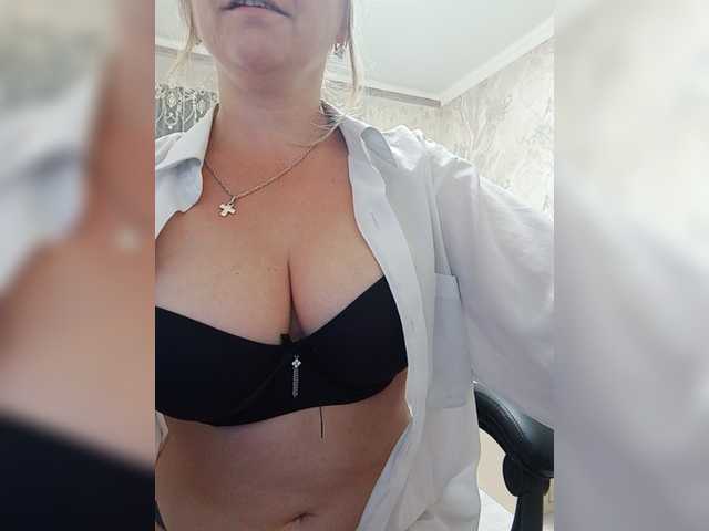 Live sex webcam photo for -SexyMilf- #273860554