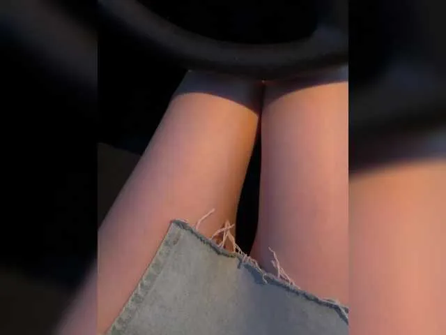 Live sex webcam photo for -SexyMilf- #291564638