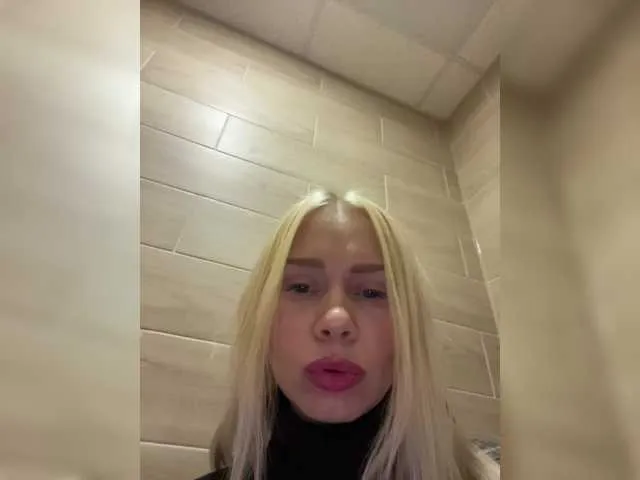 Live sex webcam photo for -SexyMilf- #292256852