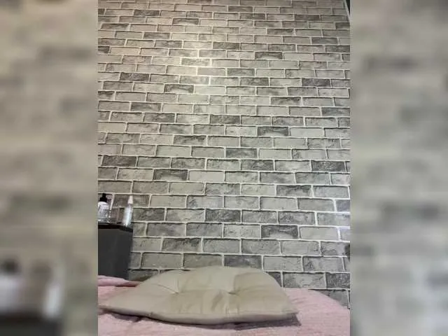 Live sex webcam photo for -SexyMilf- #292335637