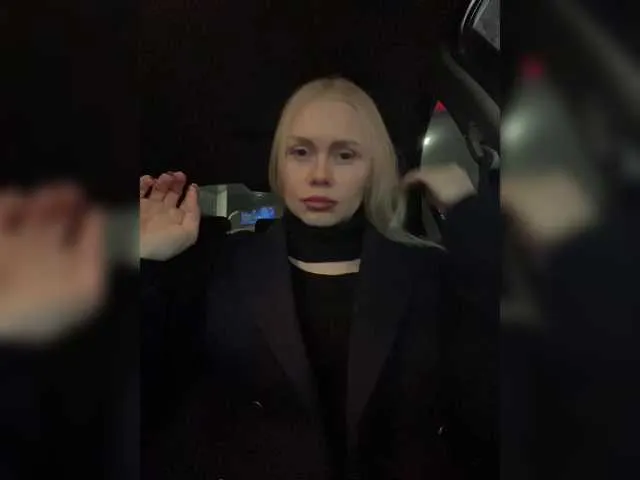 Live sex webcam photo for -SexyMilf- #292343268